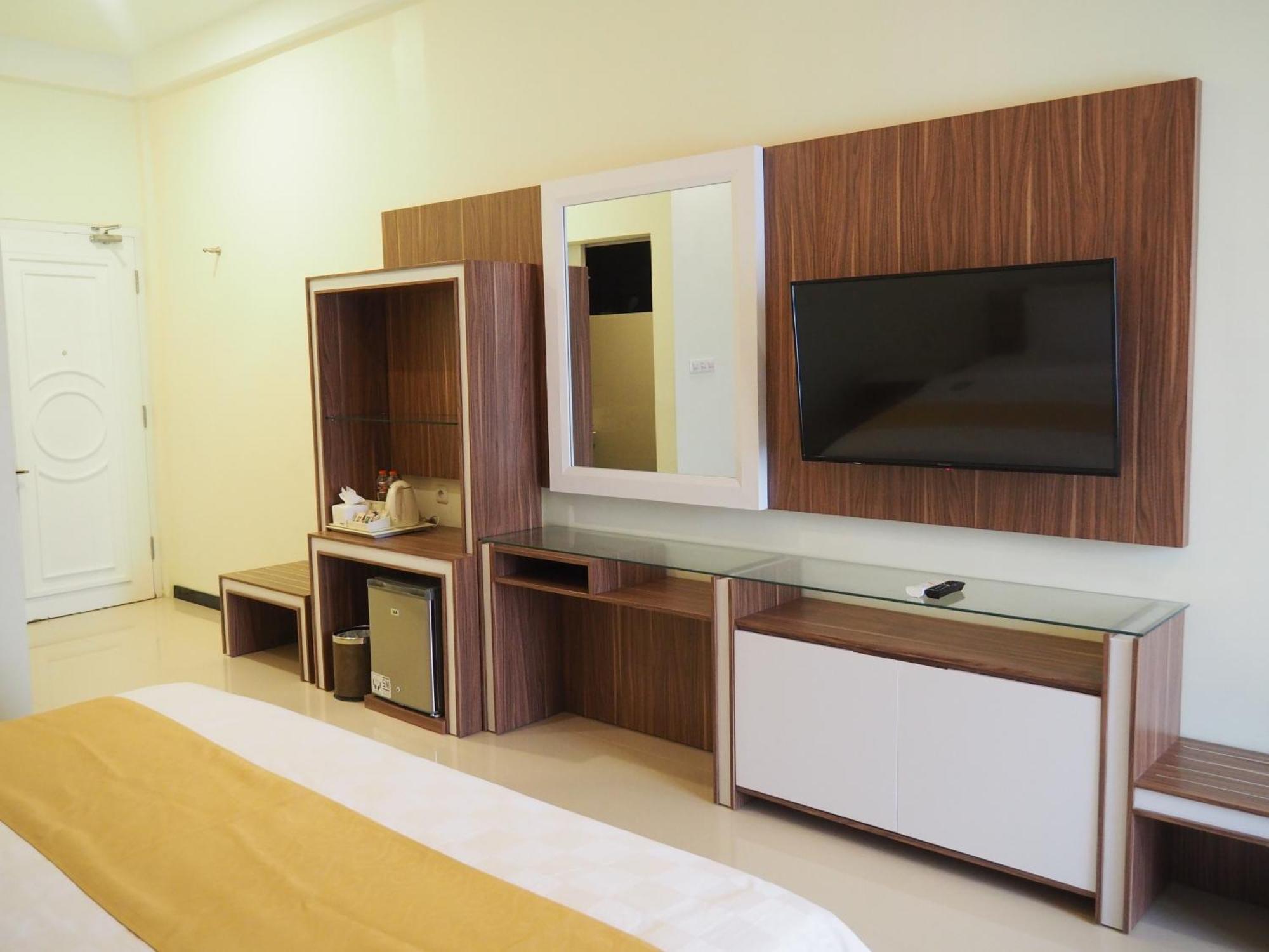 Luminor Hotel Banyuwangi By Wh מראה חיצוני תמונה