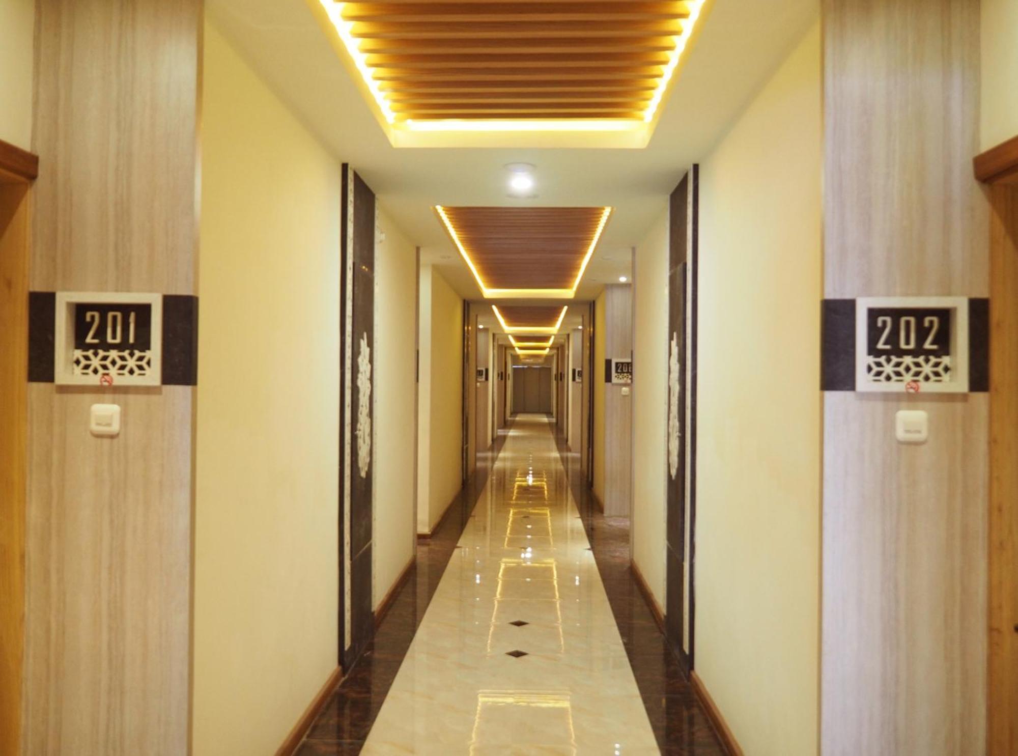 Luminor Hotel Banyuwangi By Wh מראה חיצוני תמונה