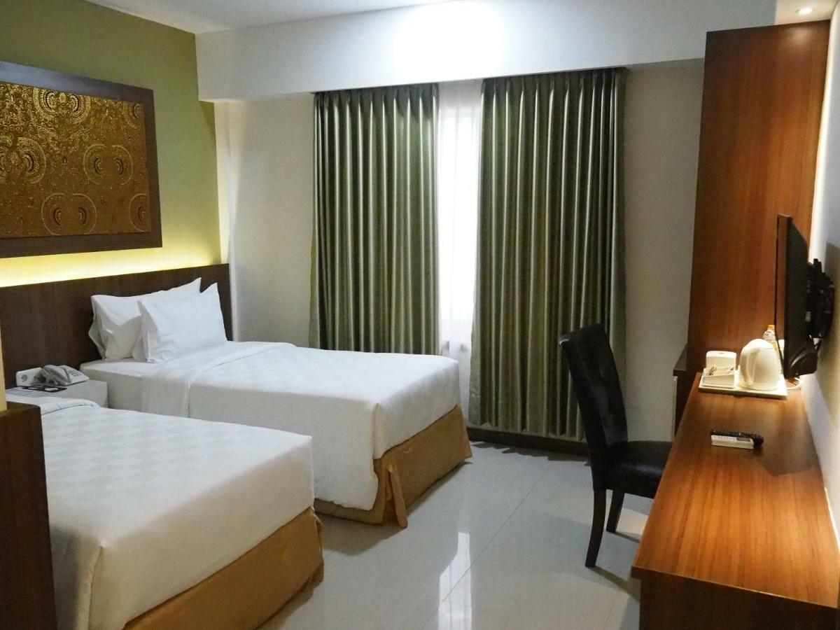 Luminor Hotel Banyuwangi By Wh מראה חיצוני תמונה