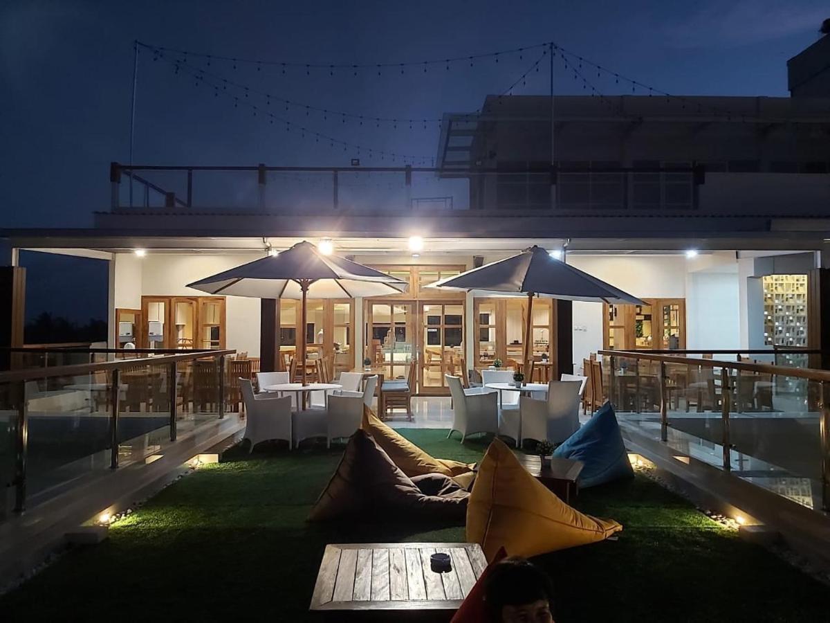 Luminor Hotel Banyuwangi By Wh מראה חיצוני תמונה